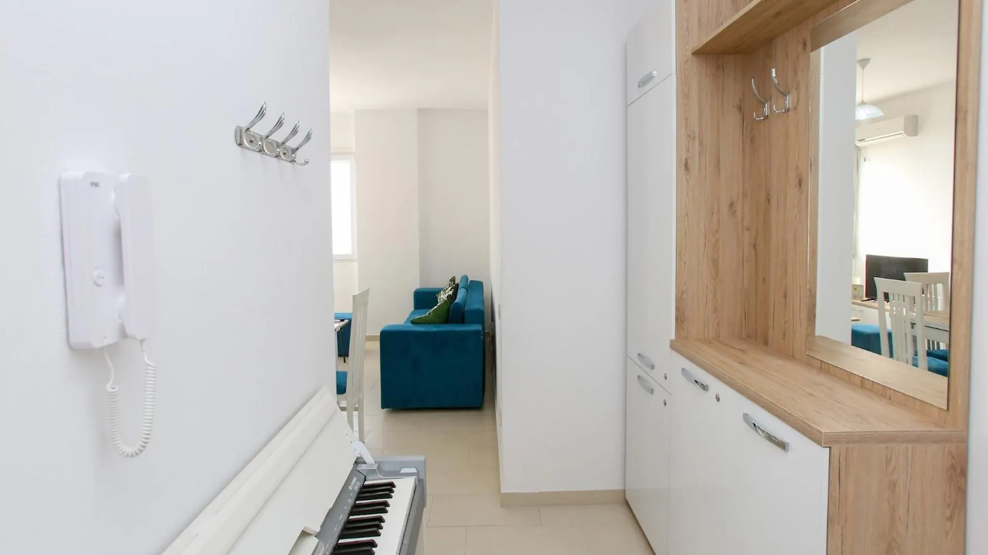 2 Bedroom Coastal Apartment In فلورا 0*,