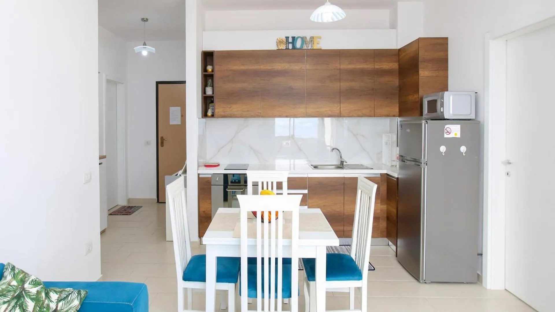 2 Bedroom Coastal Apartment In فلورا ألبانيا